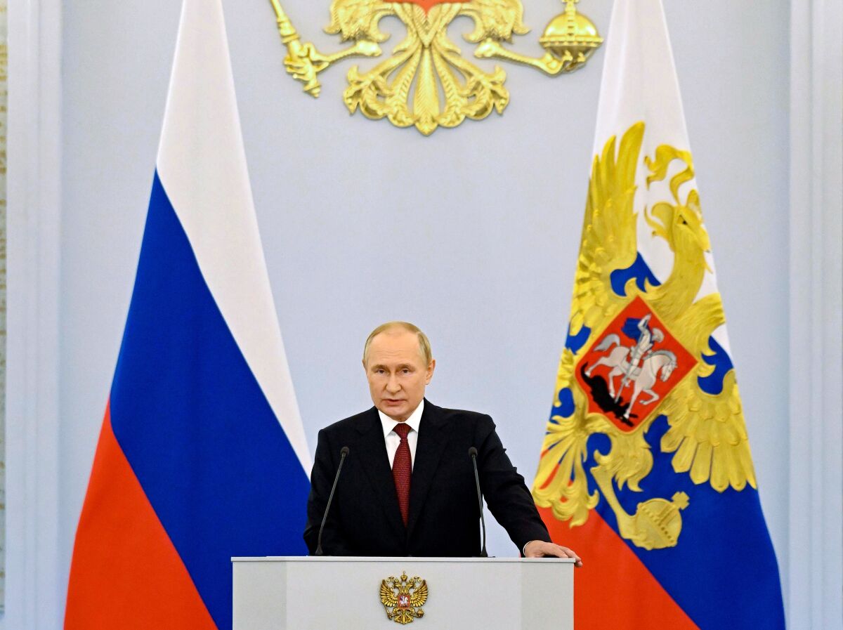 McManus: Putin's nuclear threat on Ukraine may not be bluff - Los Angeles Times