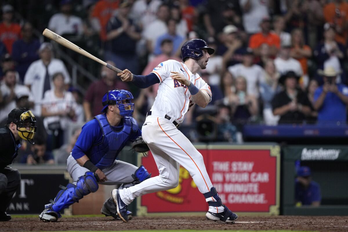 Schwarber drives in two in Cubs' World Series Game 2 win