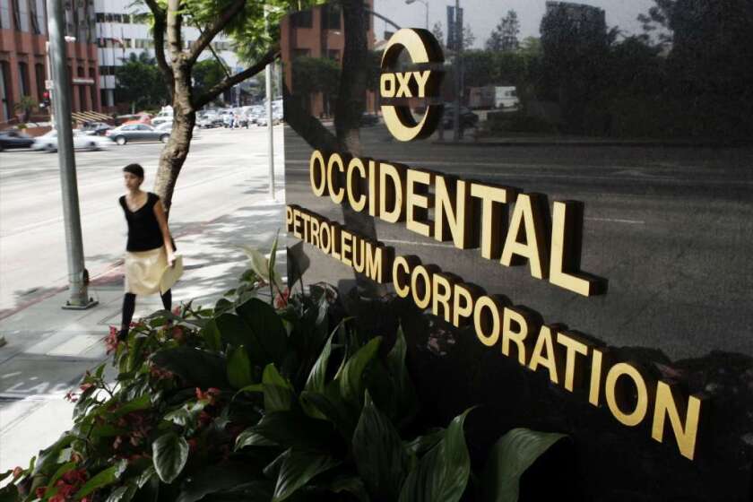 Occidental Petroleum Corp.'s board of directors issued an unusual statement Monday, deploring what it called "inaccurate speculation" and saying that there was "no fight at the top" involving the company's senior management.