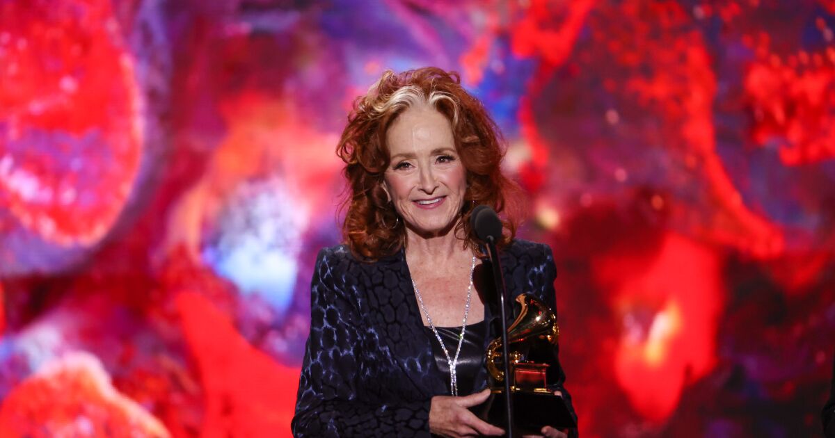 Bonnie Raitt's face said it all: She was shocked to win 2023 Grammys' song of the year