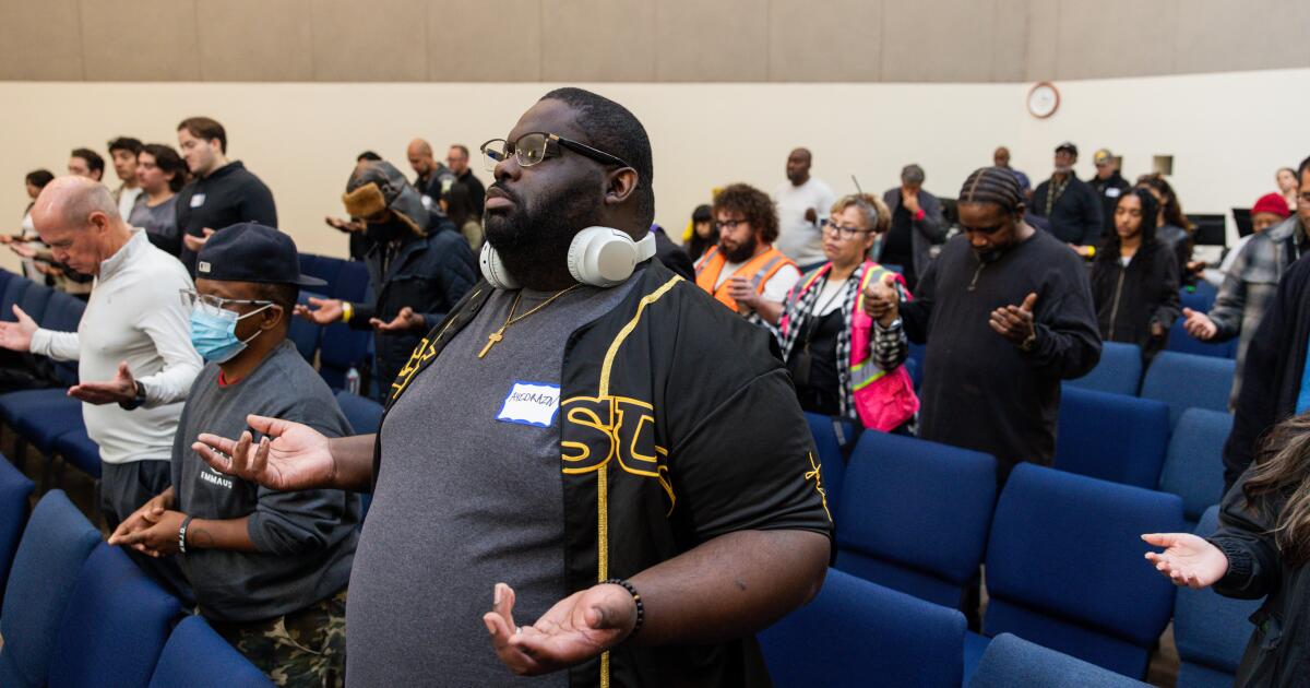 Uma mega-igreja de Orange County está chegando à derrapagem de Los Angeles Uma mega-igreja de Orange County está chegando à derrapagem de Los Angeles