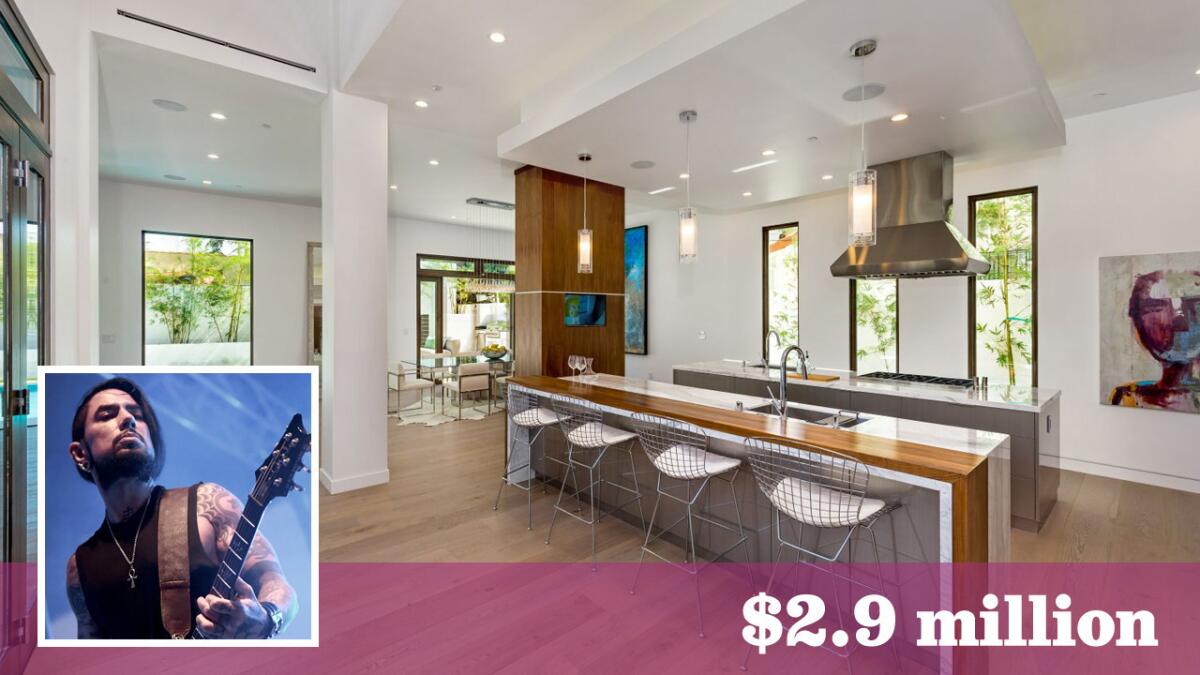 Jane's Addiction guitarist Dave Navarro has bought contemporary-style house in Larchmont for $2.9 million.