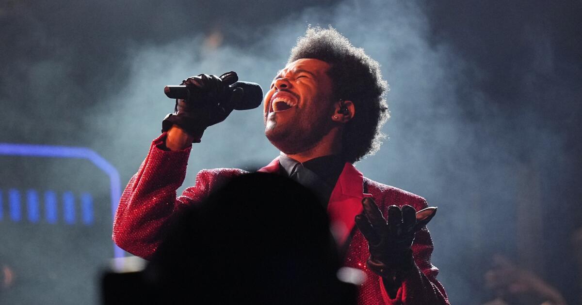 Review: The Weeknd, though underwhelming, made history with first Super Bowl  halftime show in a pandemic - The San Diego Union-Tribune