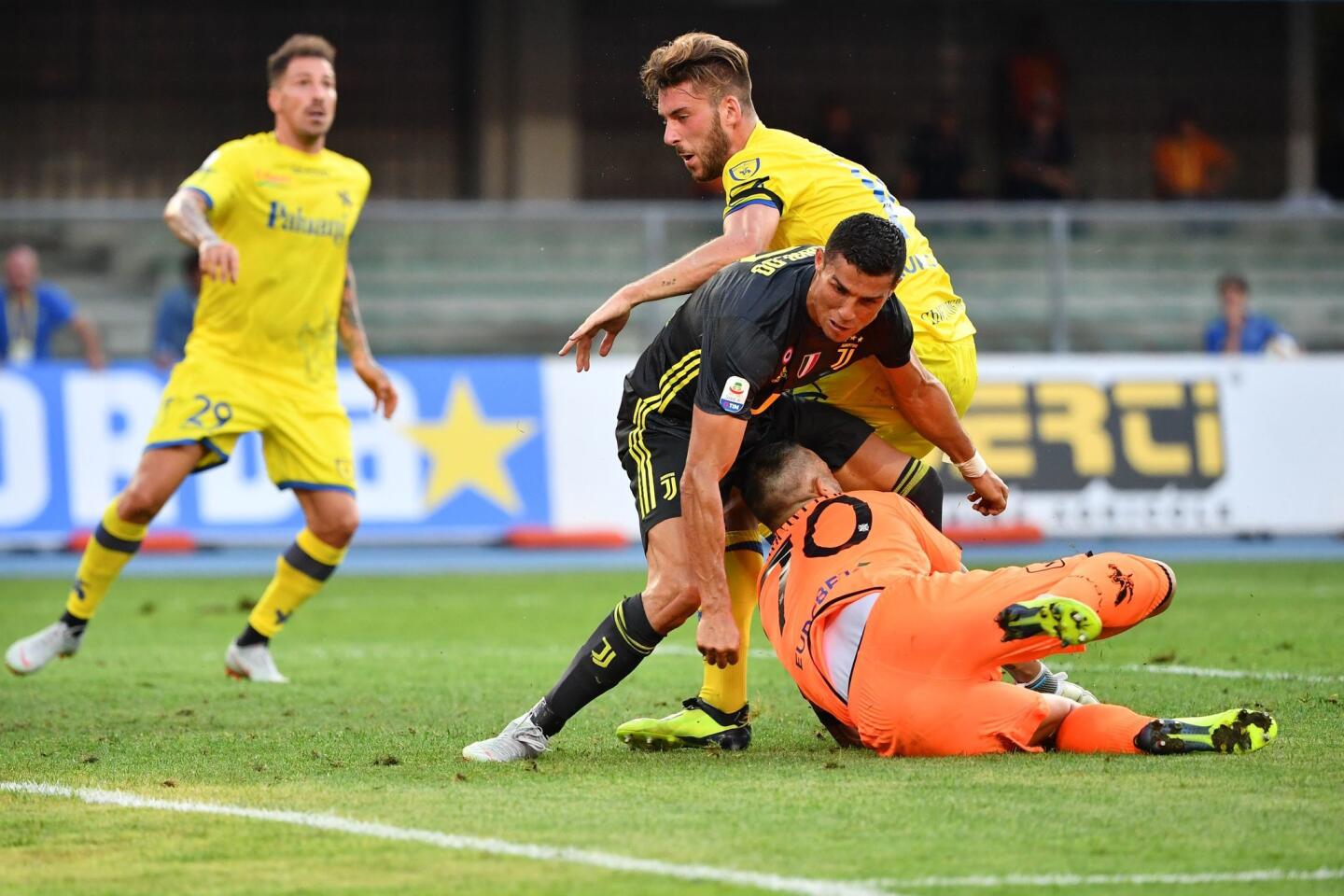 FBL-ITA-SERIEA-CHIEVO-JUVENTUS