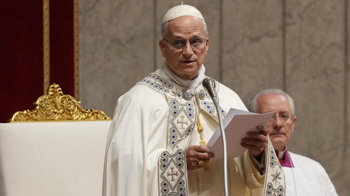 Pope asks that Rome welcome foreigners as he closes out 2025 - Los Angeles Times