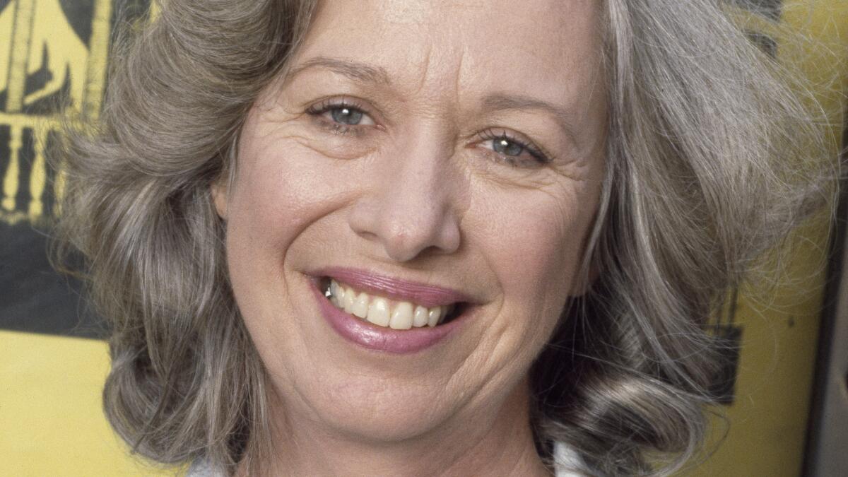 Polly Holliday dead: 'Alice' star known for 'Kiss my grits' - Los Angeles Times
