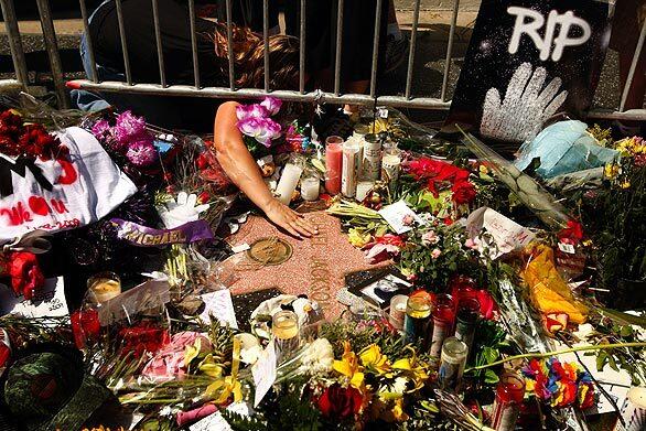 Fans mourn Michael Jackson