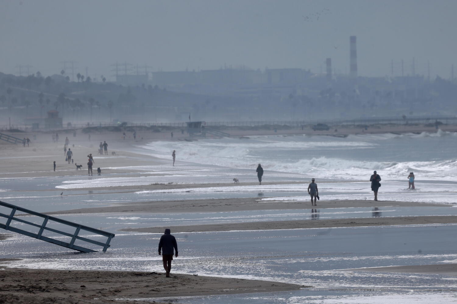 First Santa Ana winds of the season bring fire danger to L.A. Thursday and Friday