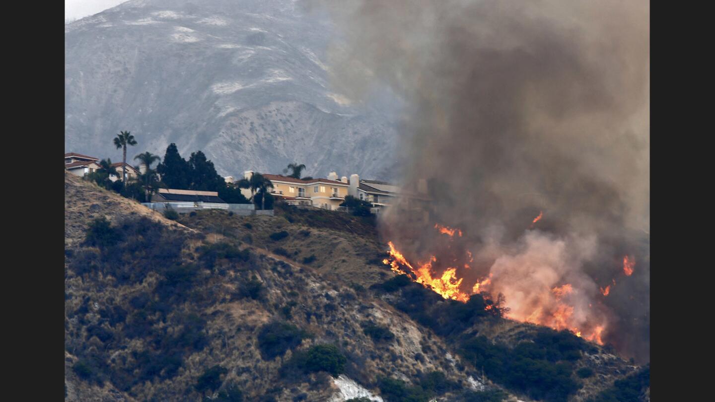 Photo Gallery: La Tuna Fire rages on above Burbank and Glendale in the Verdugo Hills on day 2