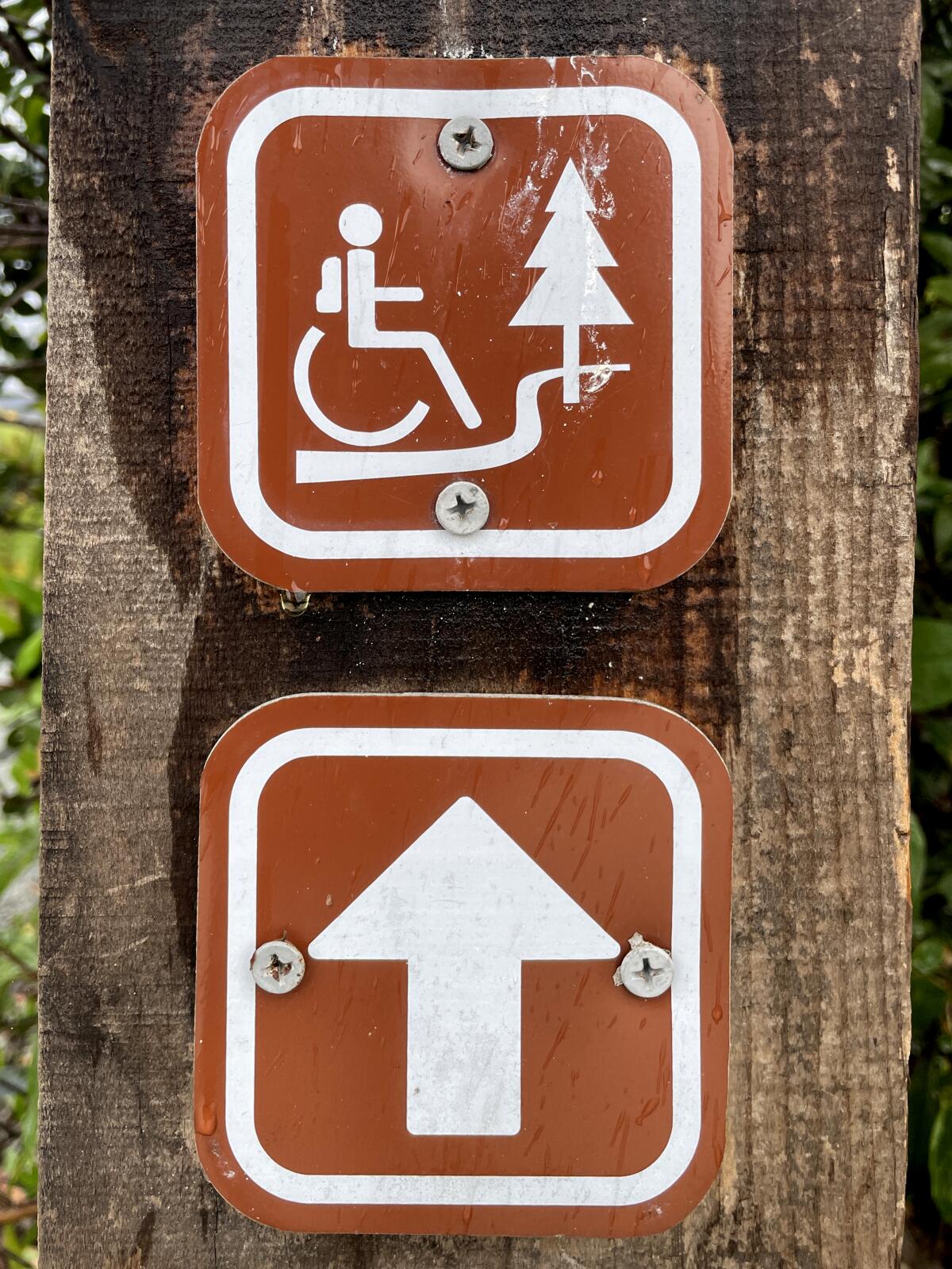 Accessible trail sign