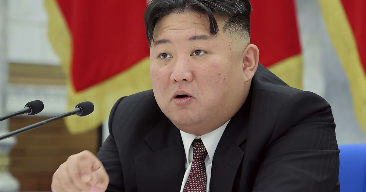 남한은 북한이 바다로 탄도 미사일을 발사했다고 말했다