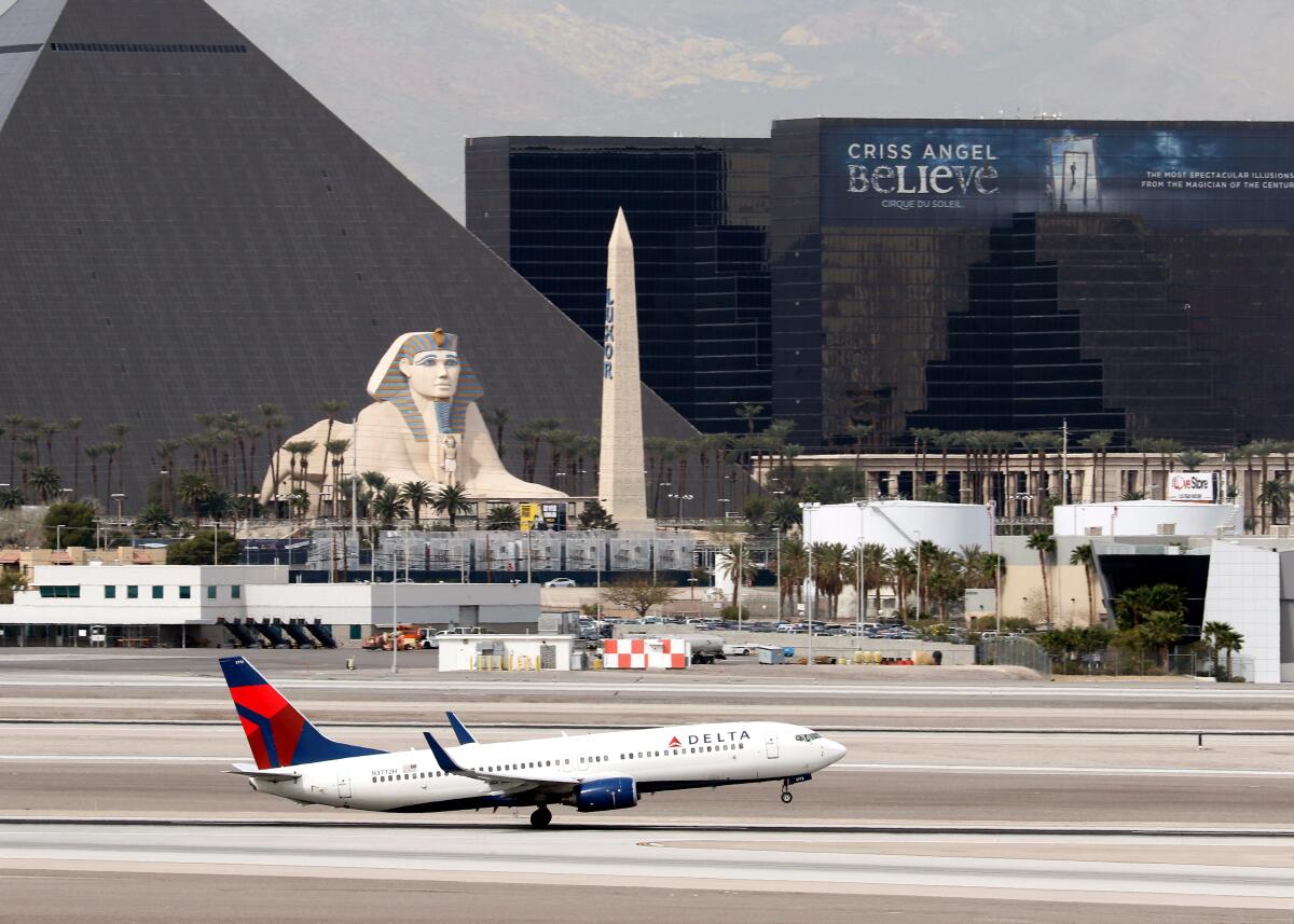 Las Vegas Delta airline passengers stuck in cabin for hours in 100