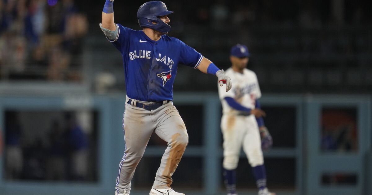 Defensive misplays prove to be costly as Dodgers fall to Blue Jays in extra innings