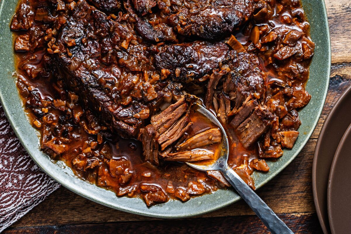 Braising works magic on pot roast - The San Diego Union-Tribune