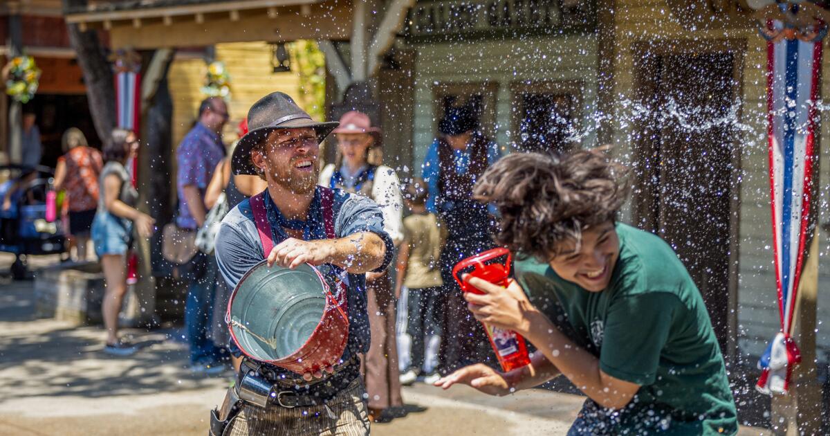 L’événement public de Knott’s Berry Farm envahit les médias sociaux, provoquant un avertissement de la police