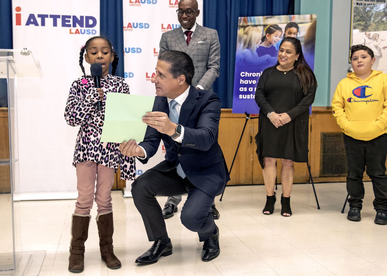 Editorial: Carvalho's first report card as LAUSD superintendent: a few stumbles, but he can do better