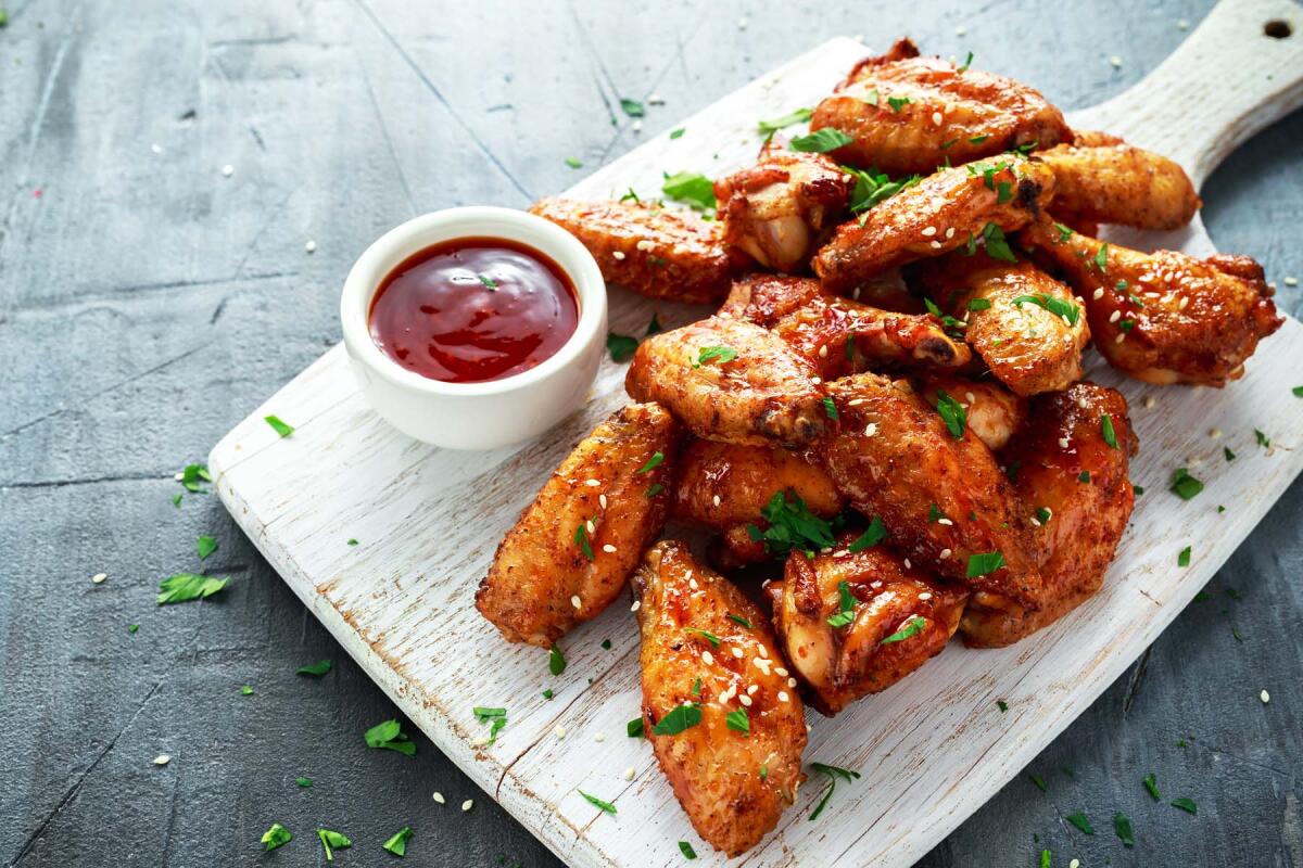 chicken wings with sauce