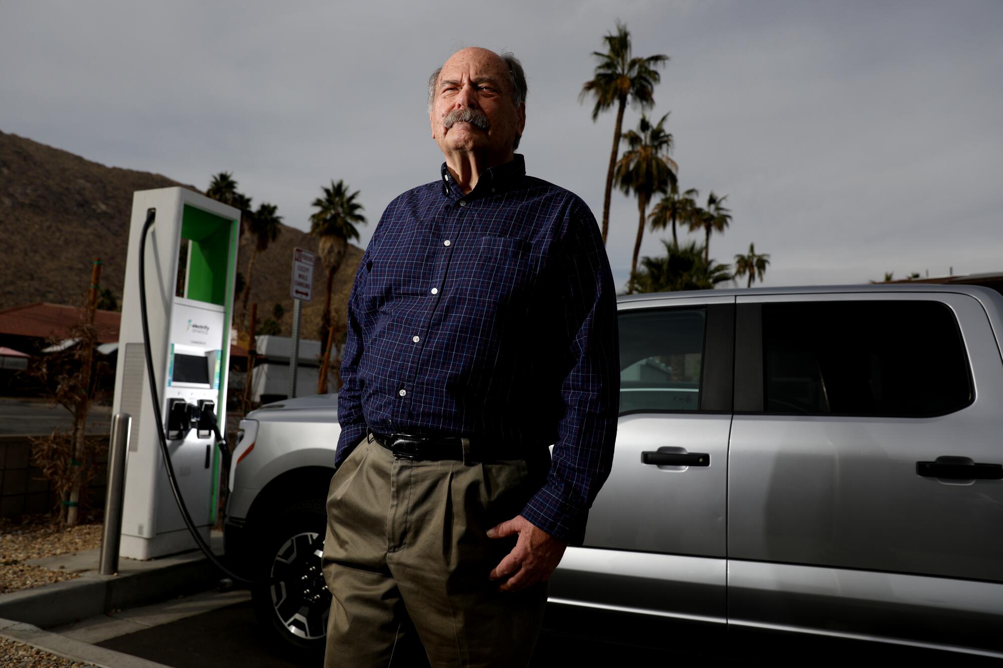 A Frustrating Hassle Holding Electric Cars Back: Broken Chargers - The New  York Times