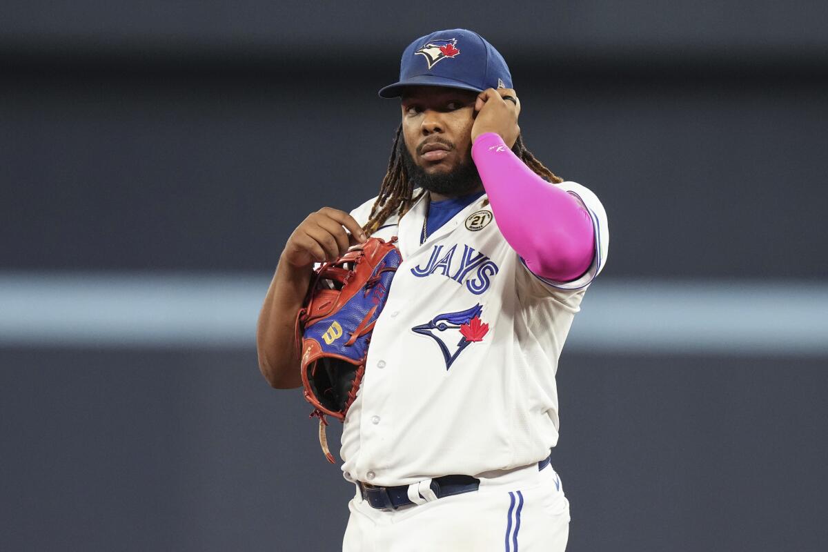 Vladimir Guerrero Jr. scratched from Blue Jays' lineup with sore right knee  - The San Diego Union-Tribune