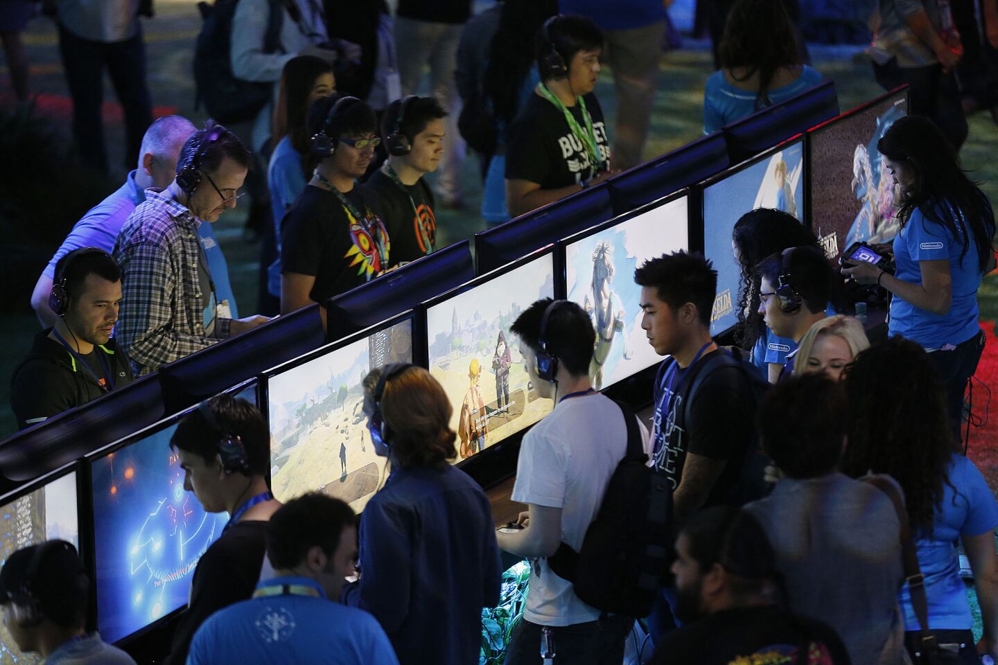 The lines were long to play Nintendo's "Zelda" at the Electronic Entertainment Expo.