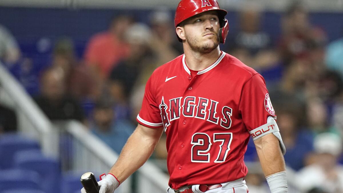 Mike Trout leaves Angels' game with upper back spasms –