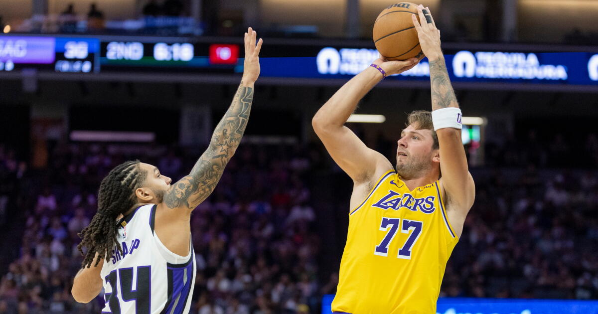 Luka Doncic marca 21 gols Lakers revela nova defesa na vitória da pré-temporada