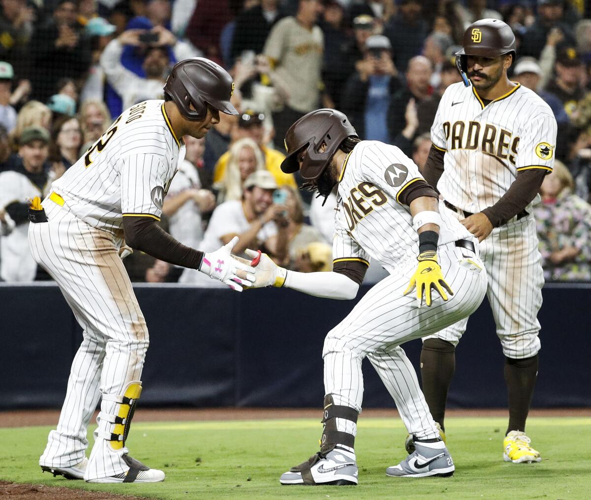 Padres use small ball — and a pair of Fernando Tatis Jr. homers