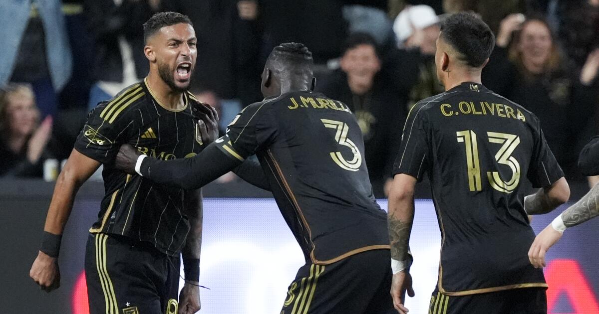 LAFC, Rose Bowl'da 70.000 taraftarın önünde Galaxy'yi yendi