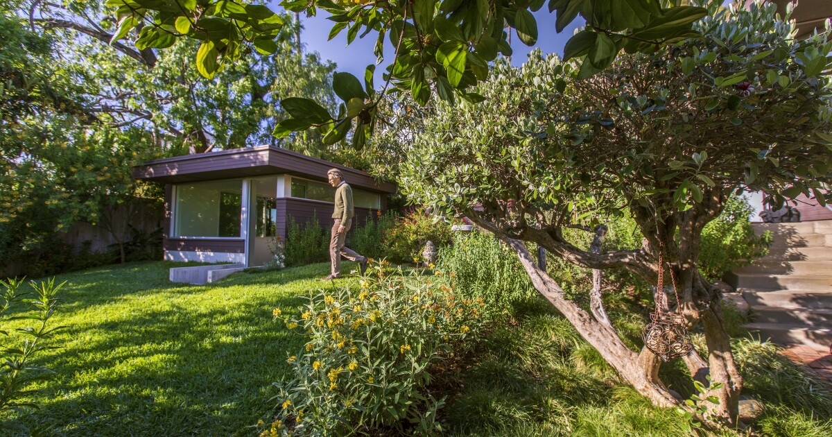 Tiny Silver Lake addition channels Richard Neutra designs