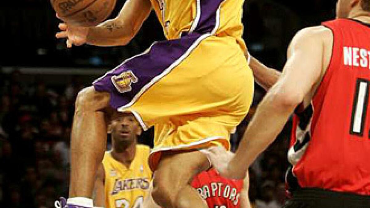 Los Angeles Lakers' Vladimir Radmanovic, of Serbia and Montenegro