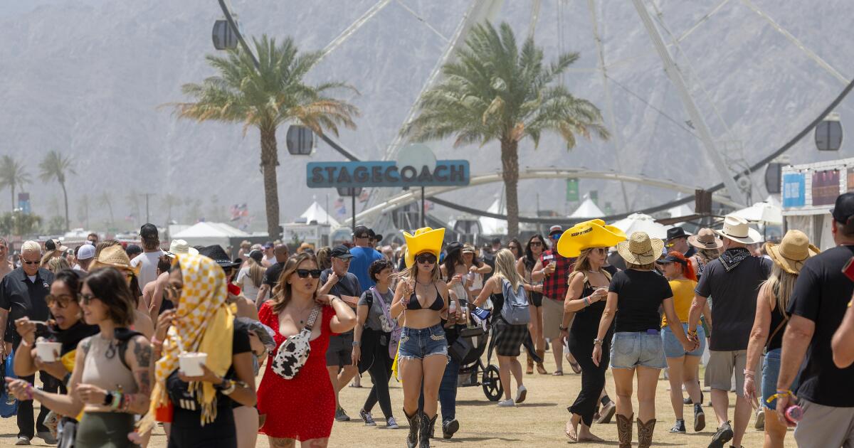 The differences — and similarities — between the Coachella and Stagecoach festivals