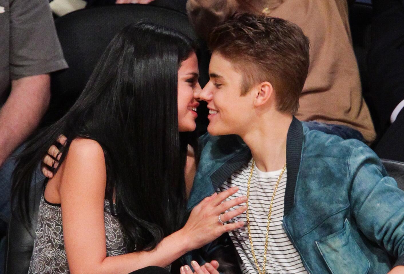 Selena Gomez | Dating Justin Bieber