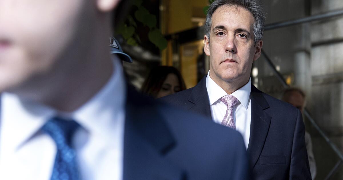 Column: Michael Cohen started testifying against Trump. Here's what prosecutors need from him