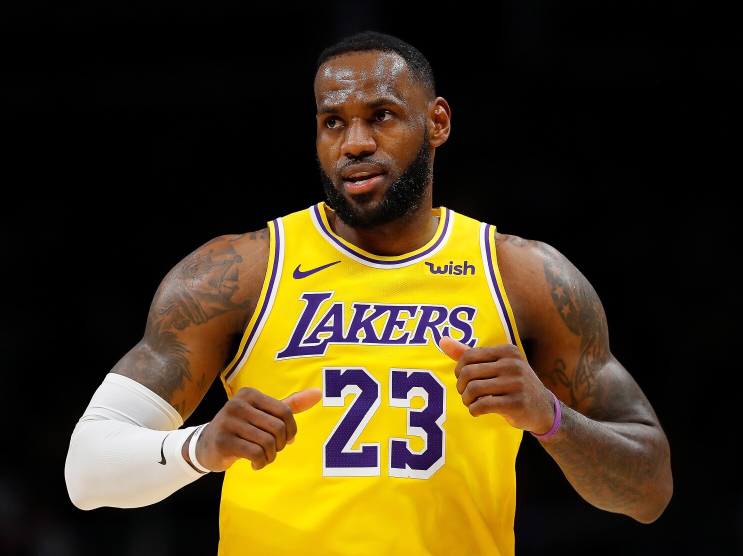 Lebron James Out For Lakers Vs Nuggets Because Of Muscle Strain Los Angeles Times