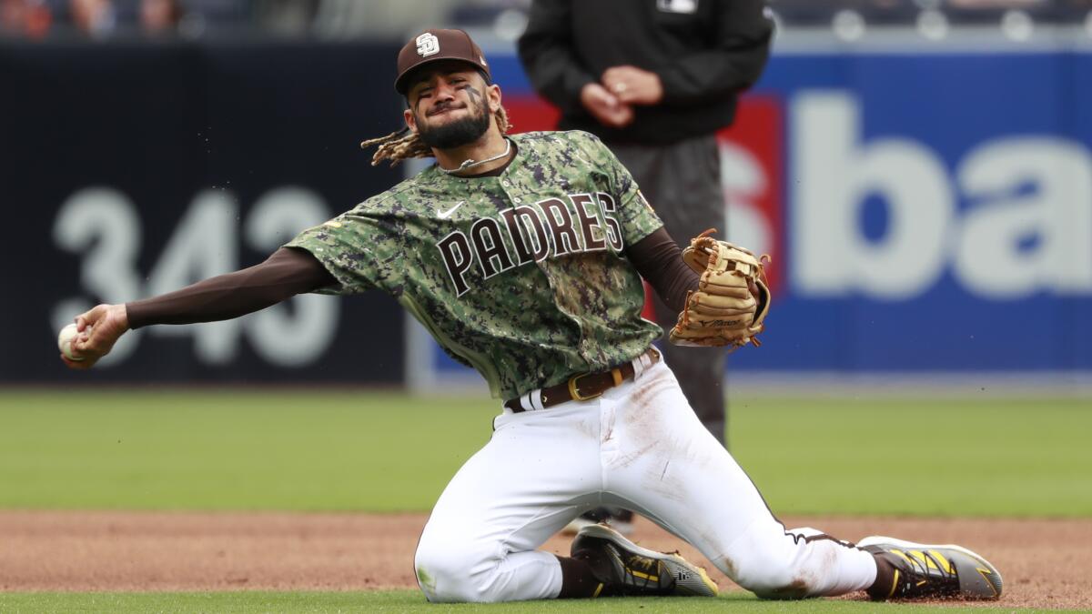Padres reinstate Tatis Jr., Hosmer from COVID IL