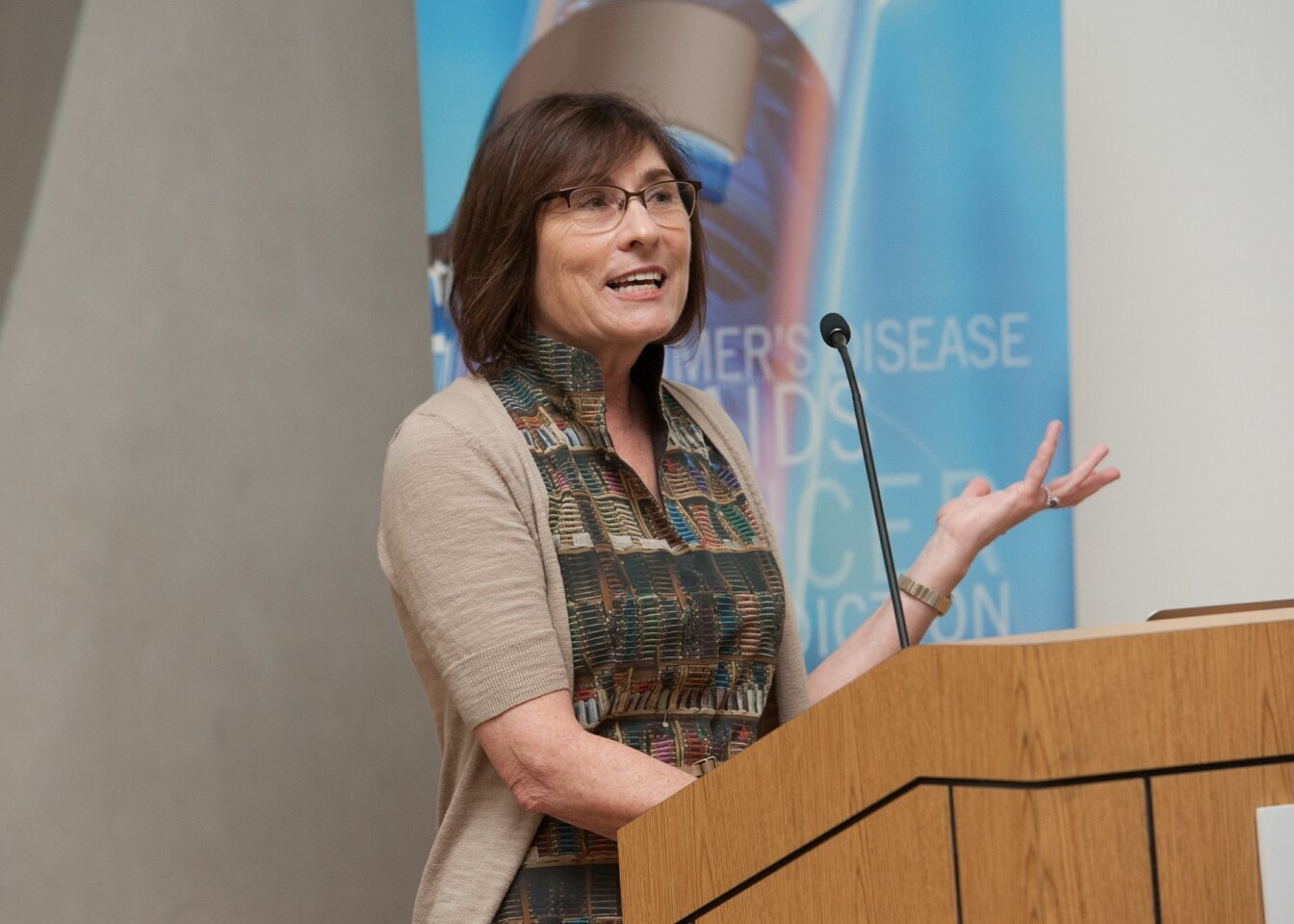 TSRI immunologist Linda Sherman, Ph.D., kicks off The Scripps Research Institute's inaugural lecture series, ResearcHERS, for a look at biomedical research and the work of women in the field on Oct. 21, 2015.