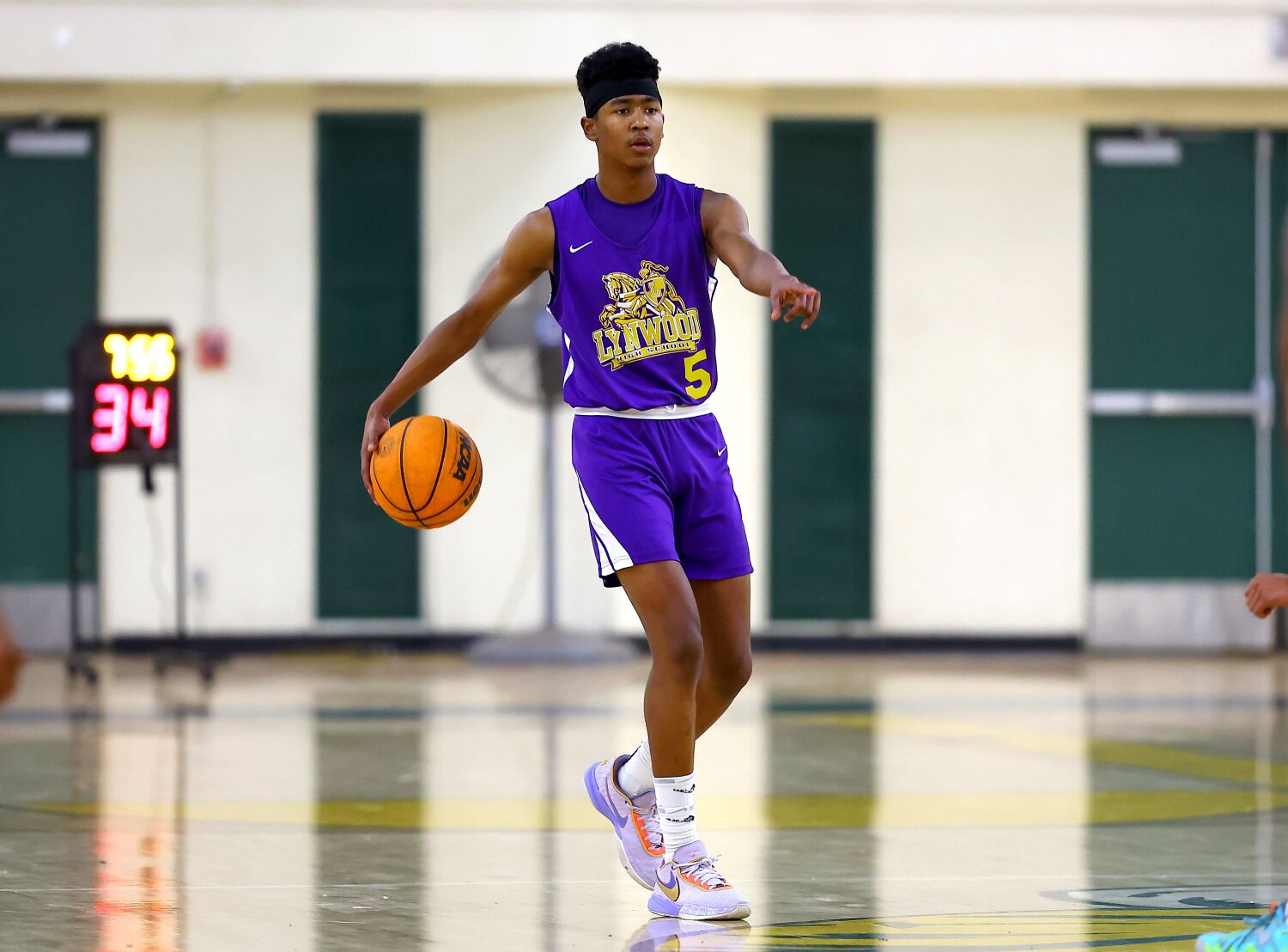 Column: Lynwood's Jason Crowe Jr. is 14-year-old freshman with big-time basketball future