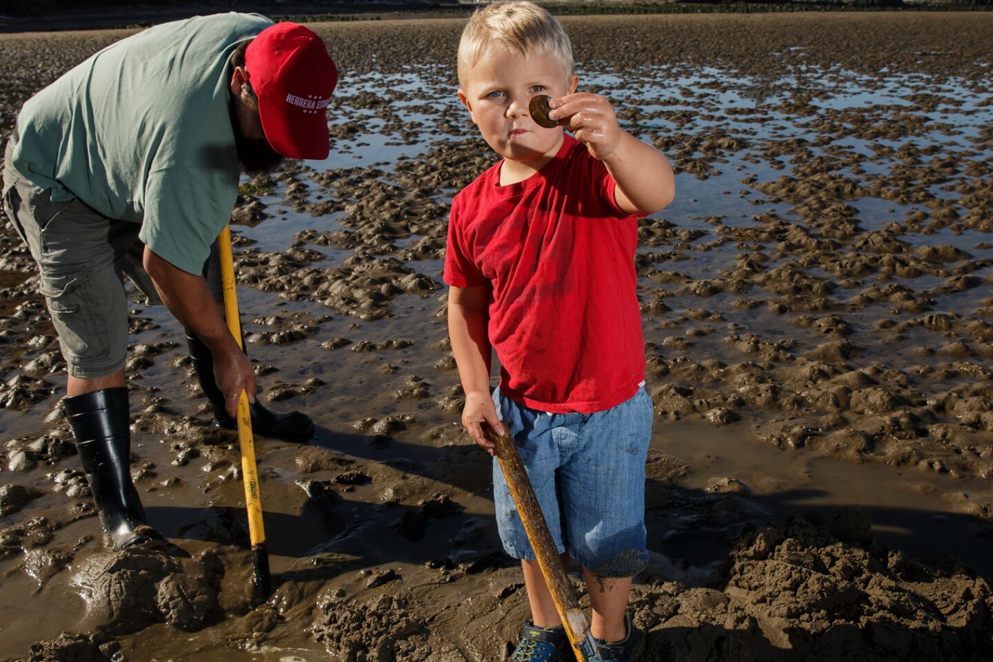 Clamming and crabbing in Oregon