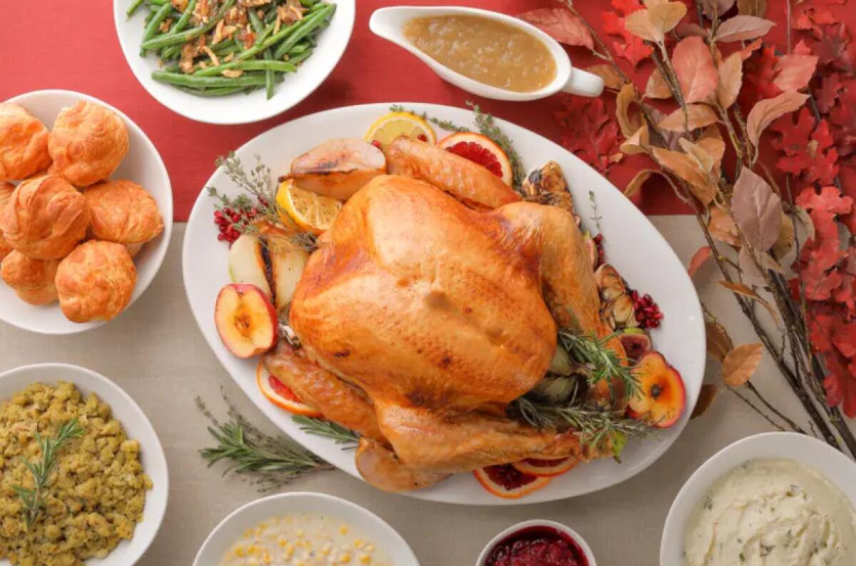 Gelson’s offers a complete Thanksgiving dinner with sides and desserts.
