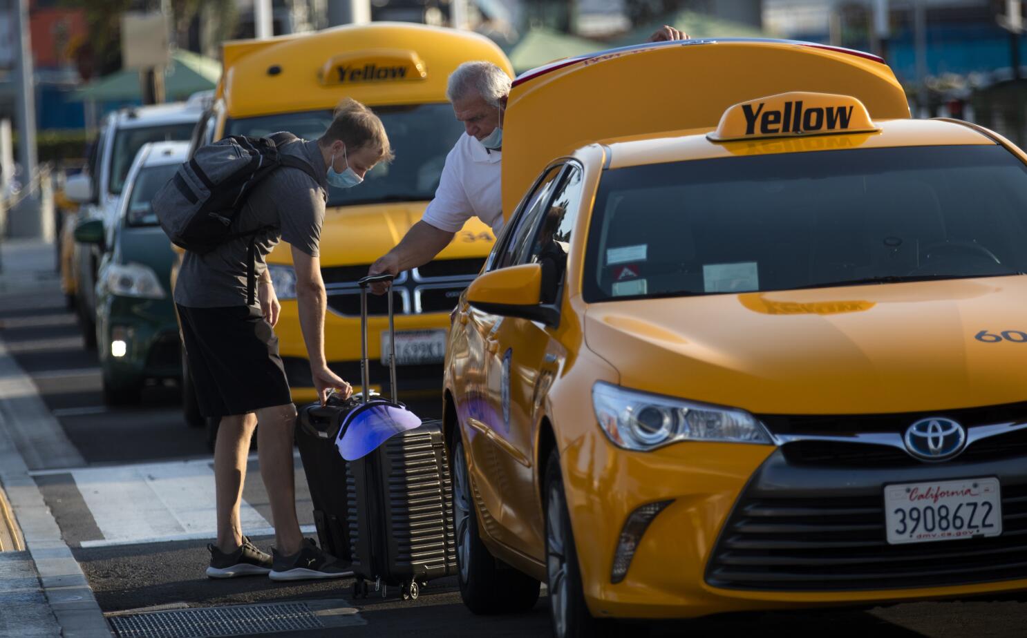 How L.A. is trying to save its taxi industry - Los Angeles Times