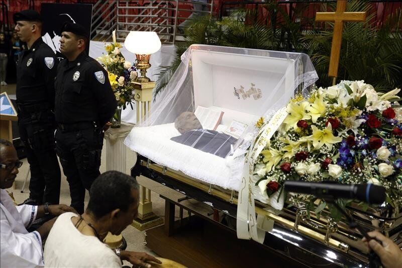 2pac funeral open casket