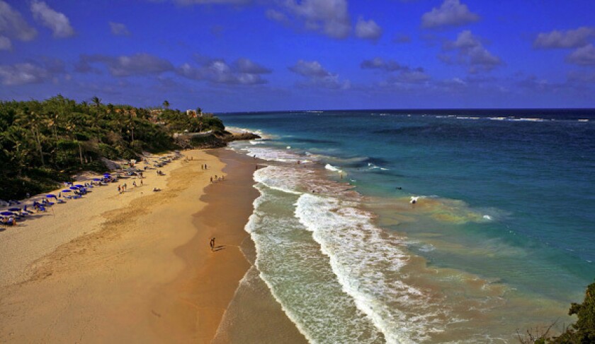 La playa cerca del Crane Hotel en la costa atlántica de Barbados.