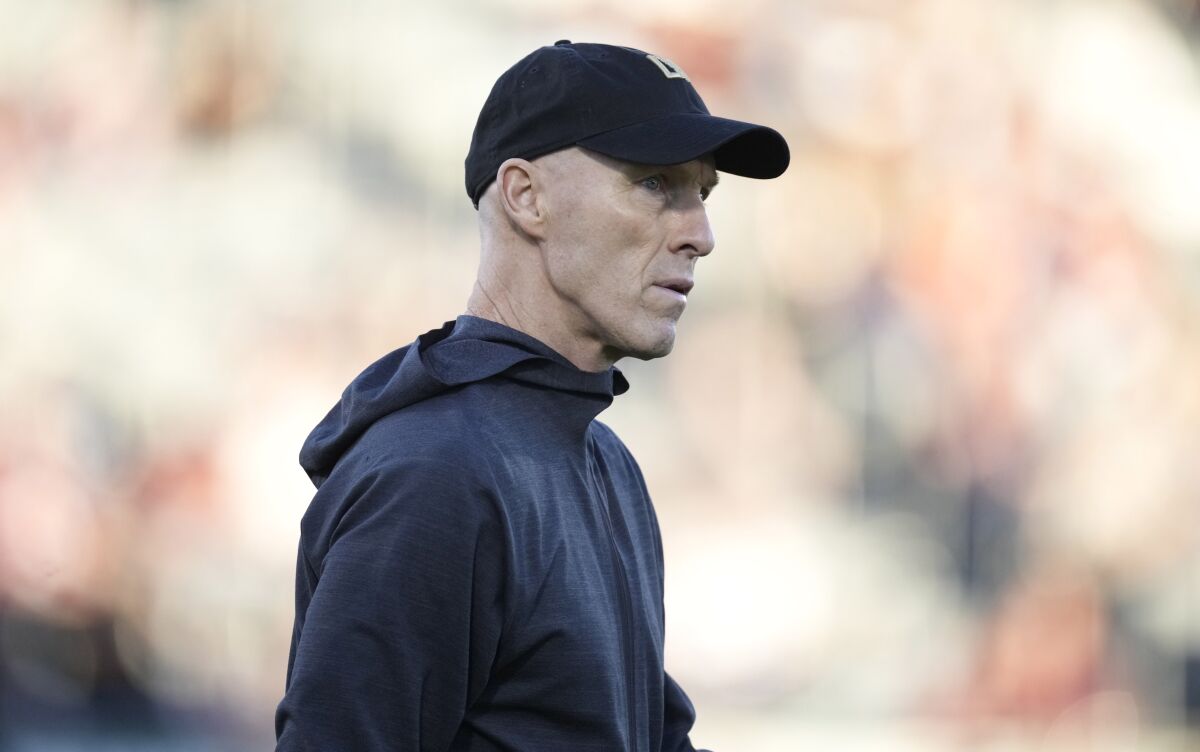 Los Angeles FC head coach Bob Bradley