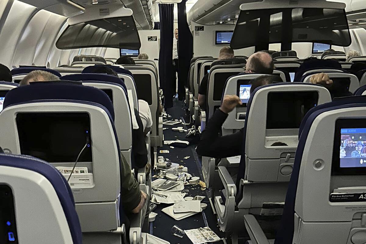 Imagen de la cabina del vuelo 469 de Lufthansa que iba de Austin, Texas, a Fráncfort, Alemania,