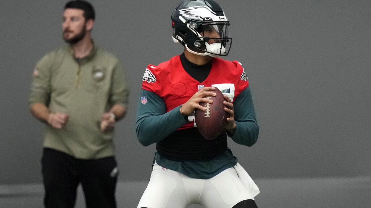 Who has Eagles' top-selling jersey ahead of 2020 NFL season? (Hint