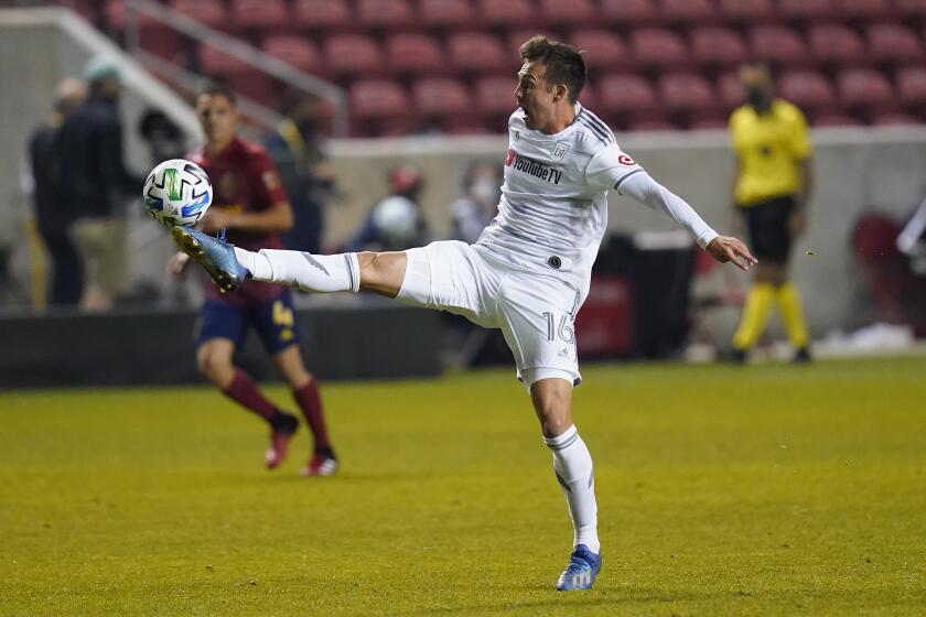 Los Angeles FC forward Danny Musovski (16) controls the ball during the second.
