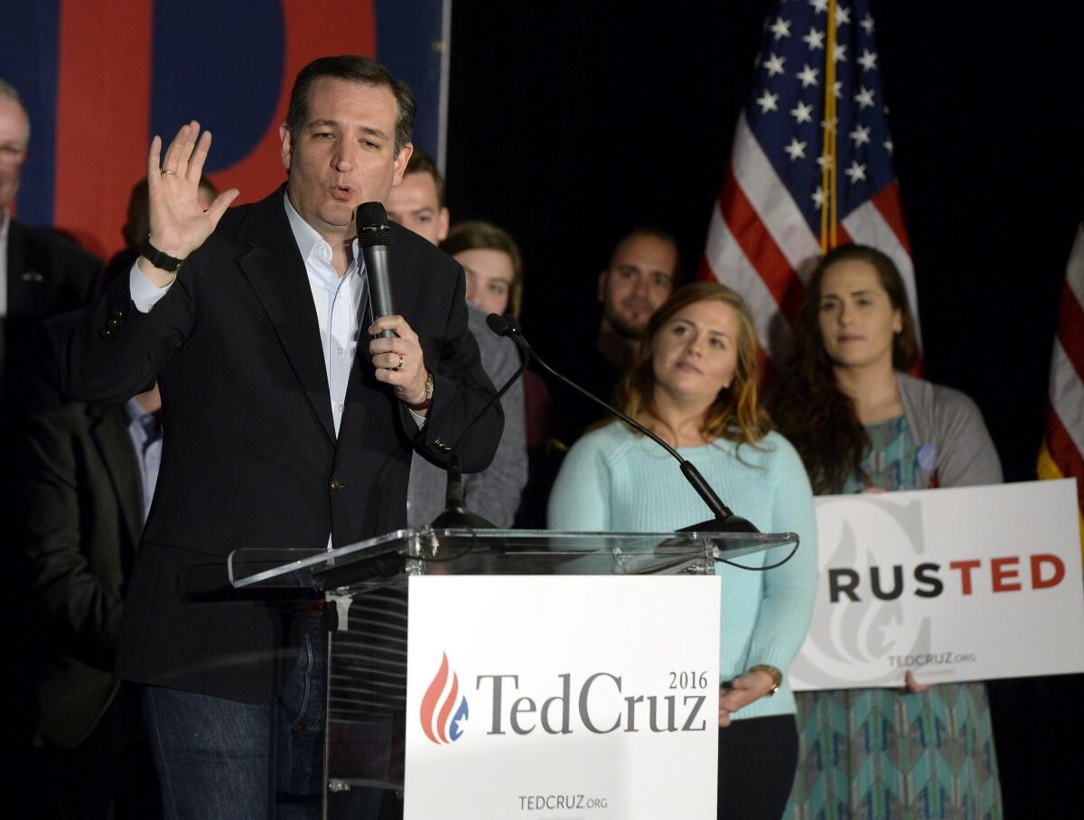 Cruz había evitado hasta ahora llegar tan lejos en su postura migratoria e hizo este giro a las puertas de las decisivos "caucus" (asambleas populares) republicanos en Nevada, tras no haber cumplido las expectativas al quedar tercero en las primarias de Carolina del Sur. Sin embargo, una vez más, Cruz quedo en tercero en Nevada, detrás de Marco Rubio y el magnate Donald Trump. EFE/Mike Nelson