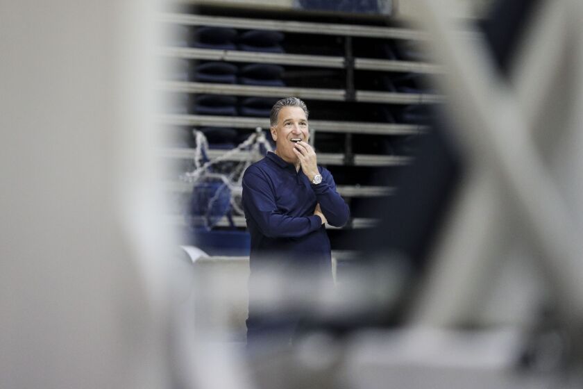 San Diego, CA - October 04: University of San Diego head coach Steve Lavin watches his players during practice at Jenny Craig Pavilion on Tuesday, Oct. 4, 2022 in San Diego, CA. (Meg McLaughlin / The San Diego Union-Tribune)