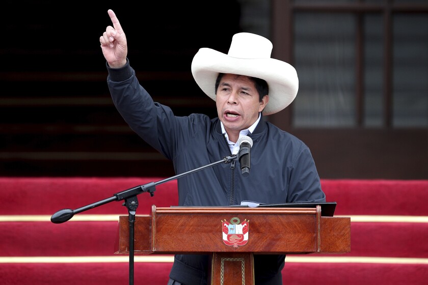 Por qué la presidencia de Perú está en crisis? 4 claves - Los Angeles Times