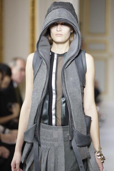 Paris Fashion Week -- Balenciaga Spring / Summer 2010 - Los Angeles Times